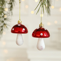 Neue umweltfreundliche Weihnachts-Plastik-Dekorationsanhänger: Spritzgegossener kleiner Anhänger, Weihnachtsmann, Donut, Eule, Süßigkeitenstab, Kamera, Pilz