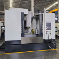 Centre d'usinage CNC haute précision VMC1375 4 axes avec broche BT40 8000 tr/min pour la fabrication de moules