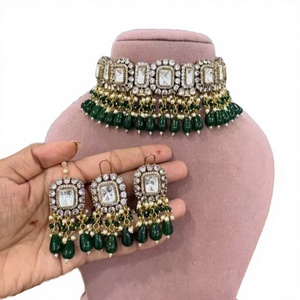 Conjunto de Collar y Pendientes de Lujo con Baño de Oro Antiguo y Aleación, Diseño Polki, Joyería Nupcial para Bodas, Fiestas y Celebraciones - Product Image 3