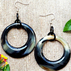 Boucles d'oreilles en corne de buffle faites à la main de haute qualité pour femmes, boucles d'oreilles en corne de buffle naturelle pour femmes, bijoux légers et élégants - Product Image 1