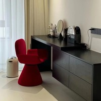 Chaise de maquillage moderne et minimaliste pivotante pour la maison, chaise de coiffeuse, tabouret de manucure pour appartement et usage extérieur
