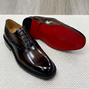 Chaussures habillées pour hommes haut de gamme, faites à la main, à semelle épaisse, en cuir de vache véritable, à semelle rouge, pour affaires, mariage, bureau - Product Image 1
