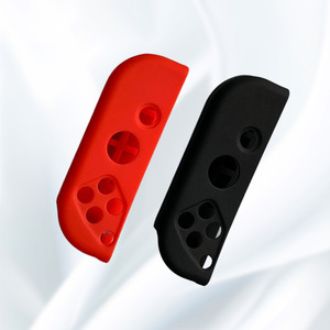 ฝาครอบซิลิโคนสำหรับจอยเกมส์ สีแดงดำ ป้องกันการลื่น สำหรับจอยคอน - Product Image 1