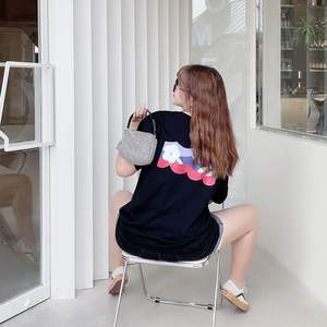 เสื้อยืดแขนสั้นผู้หญิงผ้าฝ้ายพิมพ์ลายดอกไม้สีขาว N8006 - Product Image 2