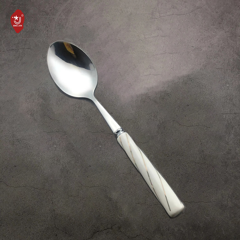 Cuillère à dîner