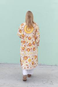 Veste matelassée unisexe en broderie ouzbek Suzani florale, bouton écologique, couture à la main, automne-hiver 2025 - Product Image 5