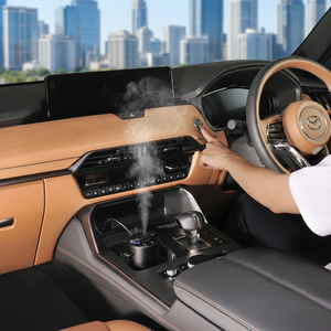 Diffuseur de parfum portable Carmate à senteur rafraîchissante, alimenté par USB, pour voiture et maison - Product Image 1