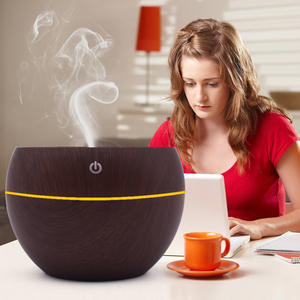 Mini Humidificador con Aspecto de Madera, Alimentado por USB, Capacidad Inferior a 0.5L, Humidificador de Aire Portátil para Uso Doméstico - Product Image 3