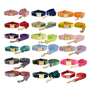 Vente en gros de laisses en velours XS-XL au design personnalisé, accessoires de luxe, sans traction, collier pour chien, ensemble de laisse - Product Image 1