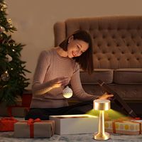 Lampe de bureau rechargeable sans fil en métal avec capteur tactile Lampe de table LED alimentée par batterie Lampe moderne de luxe contemporaine