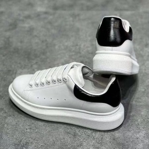 Chaussures de sport décontractées de luxe pour hommes et femmes McQueens 2026, de haute qualité, robustes, pour la course et la marche, à lacets, avec empeigne en maille légère, pour l'automne - Product Image 2
