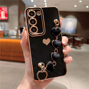 Custodia per bracciale in peluche di lusso con cuore d'amore per <span class=keywords><strong>Samsung</strong></span> S23 Ultra S22 S21 Plus S20 FE A13 A53 <span class=keywords><strong>A52</strong></span> A14 5G A23 A12 placcatura morbida <span class=keywords><strong>Cover</strong></span> - Product Image 5