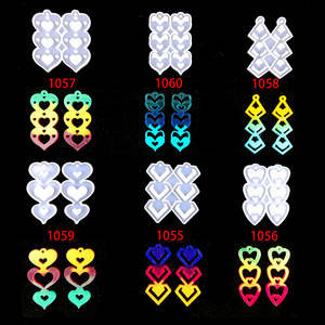 Moules de coulée en résine faits à la main pour bricolage Ins Style ornements décoratifs Silicone trois coeurs série boucles d'oreilles moule 1055 outils de gâteau - Product Image 4