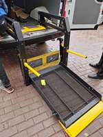 Rampe électrique pliable pour véhicules utilitaires, camions et bus, plateforme élévatrice pour fauteuils roulants à l'arrière