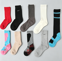 Chaussettes personnalisées OEM de haute qualité, chaussettes côtelées à logo brodé, chaussettes de sport avec faible MOQ pour l'entraînement et les activités de plein air