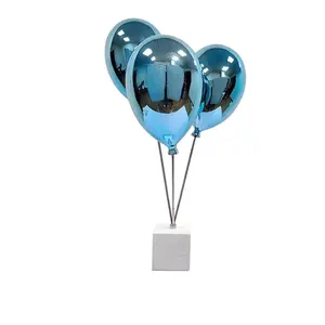 2023 artisanat fruits en fibre de verre ours tenant un ballon Sculpture plaqué ballon en fibre de verre ours Sculpture
