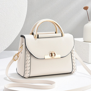 2025 nouveaux sacs à main en cuir Pu à la mode pour femmes carrés derniers sacs de messager pour femmes de concepteur de luxe - Product Image 1