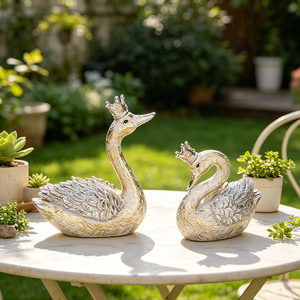 Figura Decorativa de Resina Pintada a Mano Redeco Regal Crown Swan Queen, Dorado, Plateado, Blanco, Decoración Vintage para el Hogar, Regalo de Lujo, Arte - Product Image 1