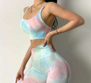 ชุดโยคะลายมัดย้อม เสื้อครอปคอวีสายเดี่ยว กางเกงเลกกิ้งเอวสูงขายาว สีไล่ระดับ ชุด 2 ชิ้น - Product Image 6