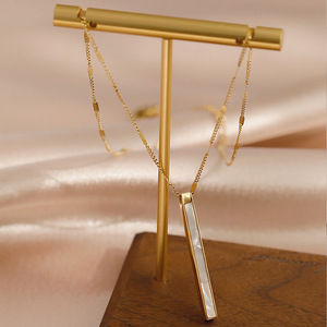 Exquisito Collar de Acero Inoxidable con Diseño de Concha, Cadena Sencilla para Clavícula, Accesorio de Moda 2023 con Estilo Único - Product Image 2