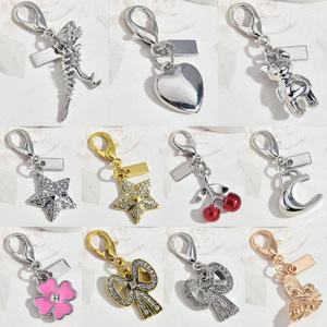 Porte-clés Rétro Y2K en forme de <span class=keywords><strong>cassette</strong></span> musicale, avec breloques pendentifs DIY en émail, ornées de strass, motifs mignons (cerise, ours, papillon, trèfle, nœud, animal) - Product Image 4