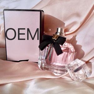 พร้อมส่ง น้ำหอมสเปรย์ Eau De Parfum กลิ่นหอมสดชื่น ฟรุ๊ตตี้ ฟลอรัล ติดทนนาน น้ำหอมสำหรับผู้หญิง หรูหรา ทันสมัย ใช้ได้ทุกวัน - Product Image 3