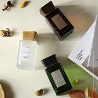 AIKUN Coffret Cadeau Exquis Diffuseur d'Arômes Rafraîchissants Personnalisé pour la Maison et le Salon – Nouvelle Ambiance Chaleureuse et Confortable – Diffuseur à Bâtonnets