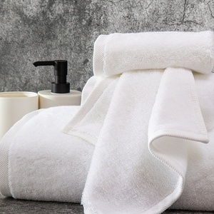 Set <span class=keywords><strong>di</strong></span> <span class=keywords><strong>Asciugamani</strong></span> <span class=keywords><strong>da</strong></span> <span class=keywords><strong>Bagno</strong></span> <span class=keywords><strong>di</strong></span> Lusso per Hotel 5 Stelle, Nuovissimi e <span class=keywords><strong>di</strong></span> Alta <span class=keywords><strong>Qualità</strong></span>, 100% Cotone, Asciugamano Viso 32*32 - Product Image 3