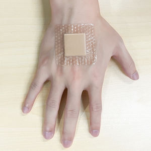 Risenmed Plester Busa Silikon Lembut Tahan Air dan Nyaman dengan Pinggiran untuk Penyembuhan Cepat - Product Image 4