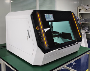 Machine de découpe <span class=keywords><strong>laser</strong></span> à fibre numérique automatique à haute vitesse entièrement fermée de haute précision 750W 1000W 1500W pour bijoux en métal - Product Image 3