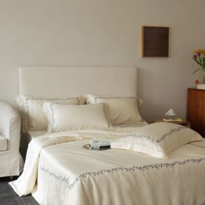 Parure <span class=keywords><strong>de</strong></span> lit <span class=keywords><strong>de</strong></span> luxe 60S Lyocell 4 pièces, broderie florale élégante, effet soie, lisse, respirante et rafraîchissante, pour l'été - Product Image 5