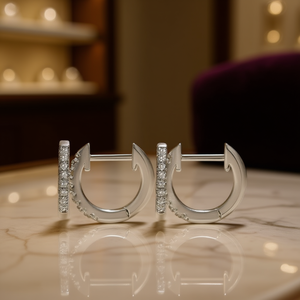 Orecchini E645 in Oro con Diamanti, Classici Rotondi Taglio Brillante, Colore G, Diamanti Naturali per Uso Quotidiano - Product Image 2