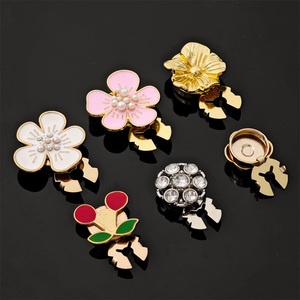 Boutons de chemise de luxe en métal avec strass, motif floral, perle, fleur et papillon, pour la décoration de vêtements féminins - Product Image 4
