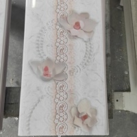 Panneaux muraux en PVC imperméables, lambris, grille de plafond, bande dorée et motif marbre blanc, panneaux de douche