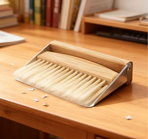 Mini <span class=keywords><strong>brosse</strong></span> <span class=keywords><strong>de</strong></span> nettoyage <span class=keywords><strong>de</strong></span> clavier mécanique en bois <span class=keywords><strong>de</strong></span> hêtre souple, ensemble balayette magnétique et pelle à poussière <span class=keywords><strong>de</strong></span> bureau - Product Image 5