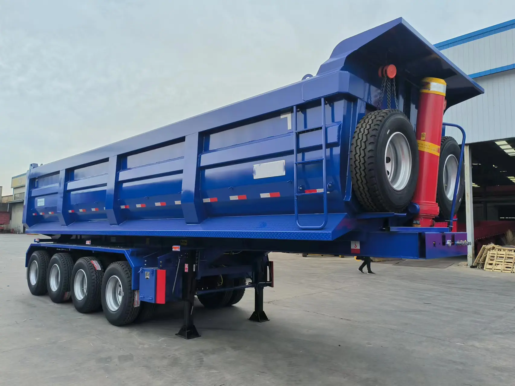 हेवी-ड्यूटी रियर डंप ट्रक बॉक्स-प्रकार माल परिवहन रियर डंप ट्रक सेमी-ट्रेलर