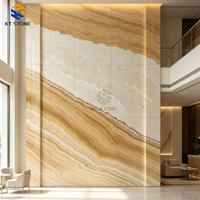 Dalle de marbre KT Stone, motif rayé superposé marron, jaune et beige, pour une utilisation élégante en mur d'accentuation résidentiel et en comptoir