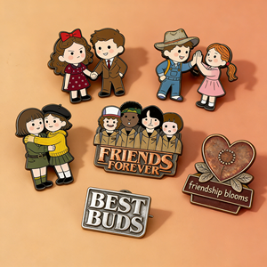 Insignia Metálica Personalizada con Logotipo para Aniversario de Empresa, Acabado Bronce Antiguo, para Celebración - Product Image 1