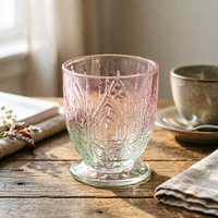 Gobelet en verre coloré européen, motif floral en relief, verre à boire vintage pressé à la machine