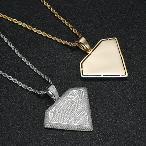 Pendentifs Hip Hop JWY Factory en argent 925 et plaqué or glacé, collier en forme de Superman pour enfants, pierre principale en zircon, fabriqué en laiton - Product Image 3