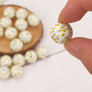 Precio de fábrica: Juguetes sensoriales de dentición para bebés con forma de muñeca, cuentas de silicona con diseño de flor amarilla pequeña, para bolígrafo mordedor. - Product Image 2