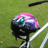 Casque professionnel pour enfants Coque supérieure en PVC / Coque inférieure en PVC Casque de vélo Casque de skateboard