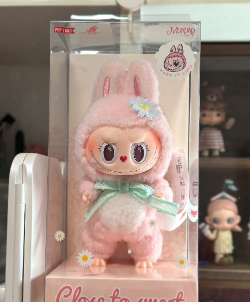 ぬいぐるみ POPMART Mokoko CloseToSweet LABUBU Pop Mart Labubu Mokoko Close to Sweet Vinyl Plush Pendant - US