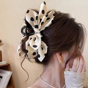 Nuevo Estilo Otoño/Invierno: Set de Horquillas con Lazo Grande de Puntos y Horquillas Tipo Tiburón para Venta al por Mayor - Product Image 2