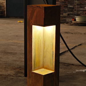 Lámpara de Jardín de Metal Personalizada, Estilo Art Deco Rústico, Resistente a la Intemperie, de Acero Corten, para Uso en Interiores y Exteriores - Product Image 2