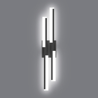 Applique murale latérale LED moderne réglable et chaude IP20 en fer, conception de ligne verticale simple pour chambre à coucher, hôtel, canapé, salon, utilisation en extérieur