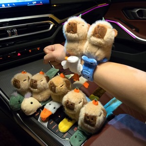 Bracelets claquettes en peluche Capybara, jouets pour enfants, poupées en peluche de dessin animé, Capybara rose avec tortue, peluches virales, vente en gros - Product Image 4