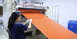 Vente chaude Tissu en fibre de verre enduit de silicone ignifuge Tissu en fibre de verre enduit de silicone pour le chauffage des batteries de véhicules à énergie nouvelle - Product Image 4
