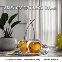 Boule de cristal artisanale de style nordique Evelyn, ornements sphériques de luxe, décoration de table de mariage minimaliste moderne, photographie créative