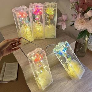 Nuovo Stile per San Valentino: Set Regalo con Fiore Singolo Eterno in Foglia d'Oro Rosa, Fiori Artificiali - Product Image 3